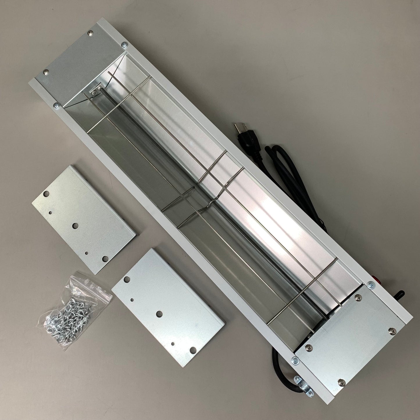 WINCO Single Infrared Strip Warmer 2.56" x 24" x 6" Model: #ESH-24