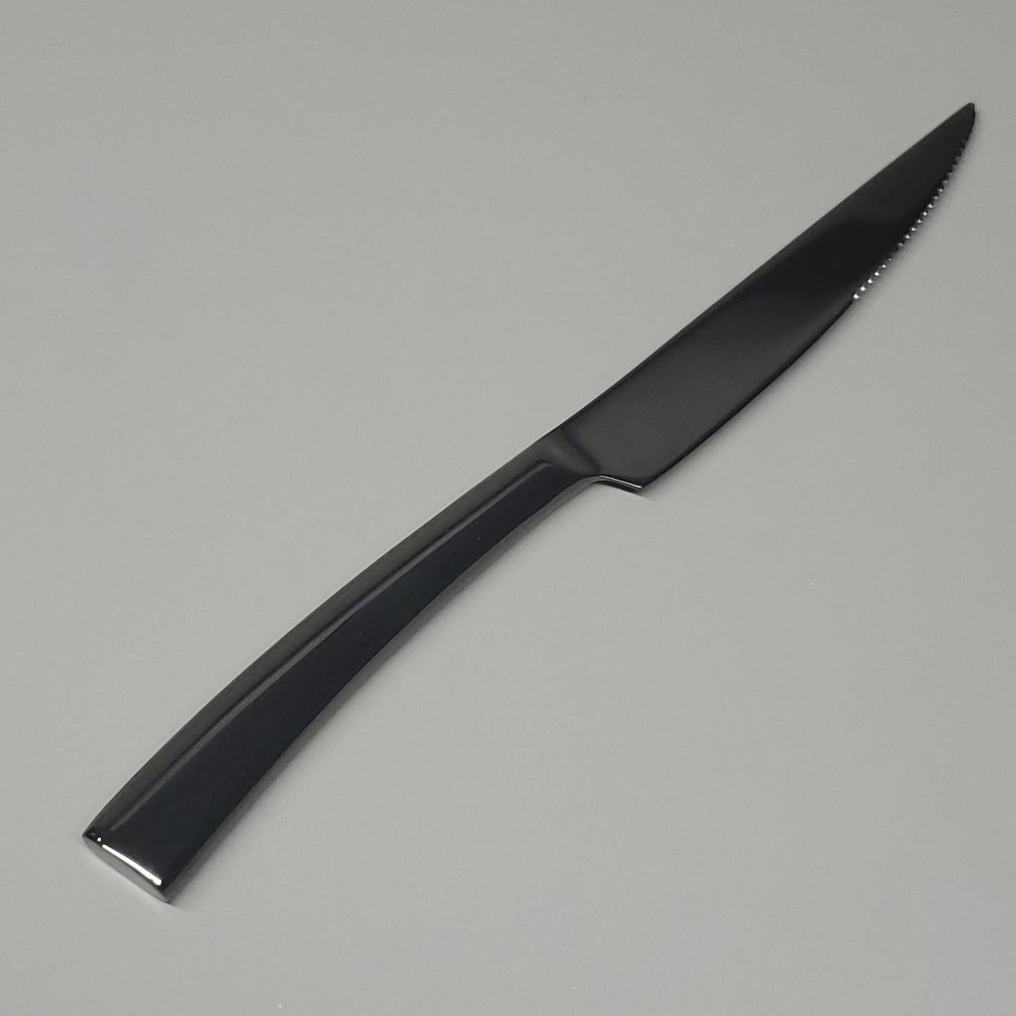 WORLD TABLEWARE - Aspect Steak Knives 12 Pcs. Master's Gauge, Extra Heavy Weight Stainless Steel Size: 9-3/8" Dark Gunmetal Finish