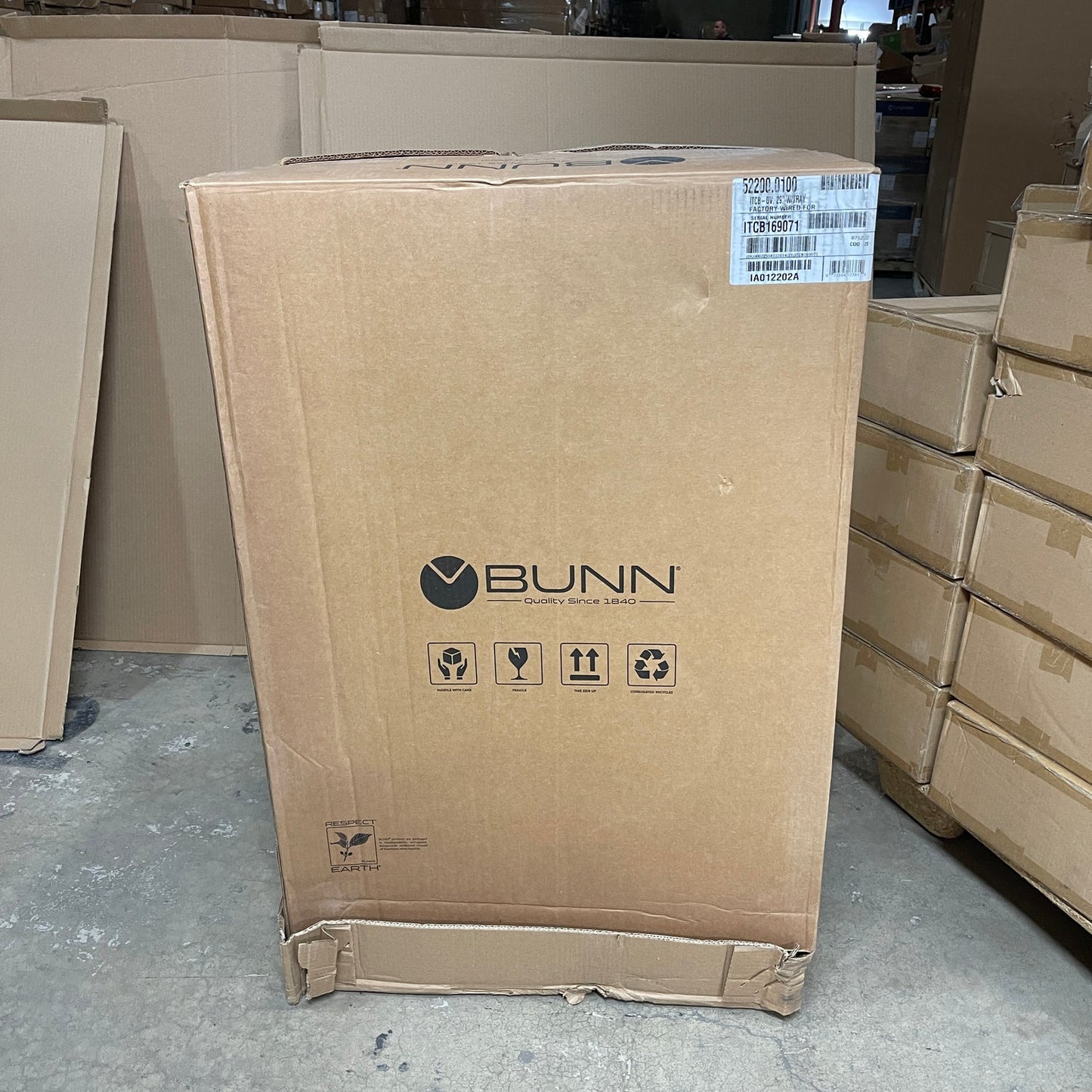 BUNN Infusion Series Tea & Coffee Brewer - Dual Volt, 29" W/Tray - Automatic High Volume Commercial Coffee Brewer - ITCB-DV 52200.0100