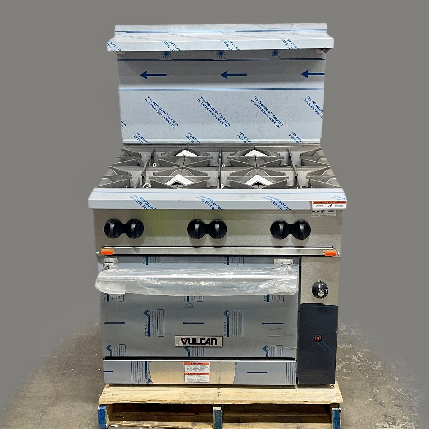 VULCAN Endurance 6x Burner Natural Gas Range With Convection Oven 36" x 6 Burner Model: 36C-6BN